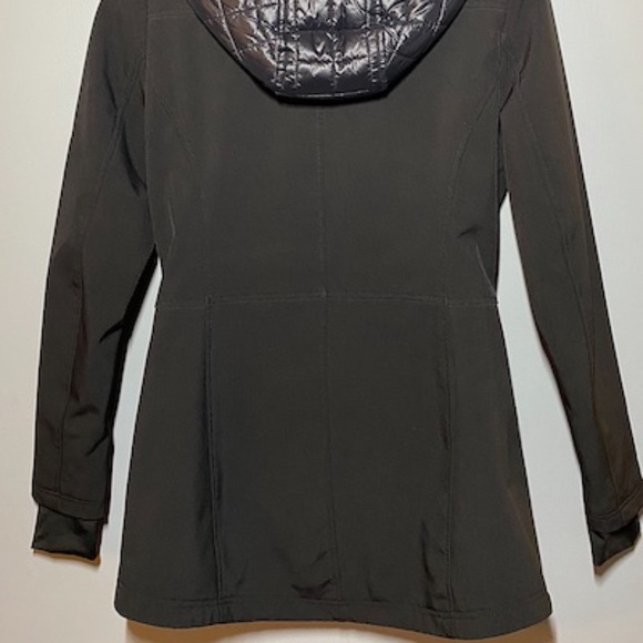 🌷Reitman’s Soft Shell Jacket black with silver trim - very versatile🌷 - Picture 10 of 14